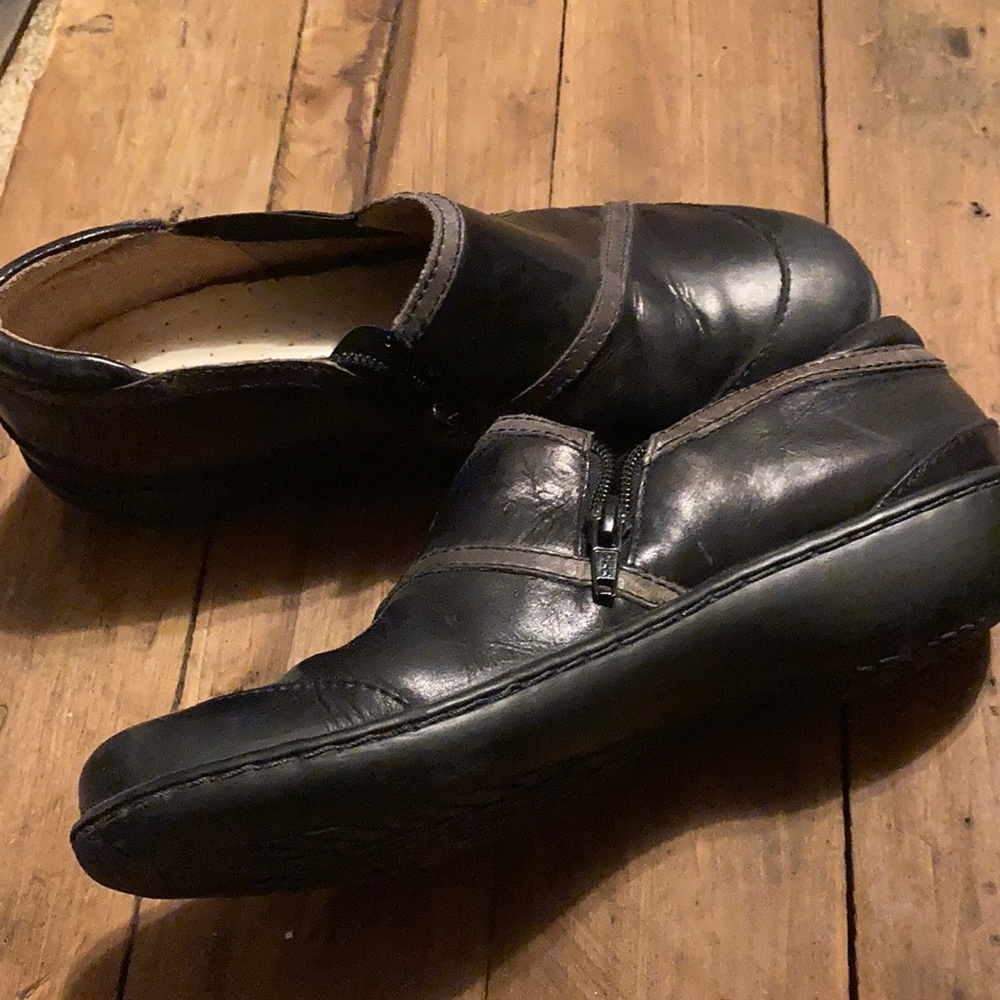 Clarks orthopedic casual shoes